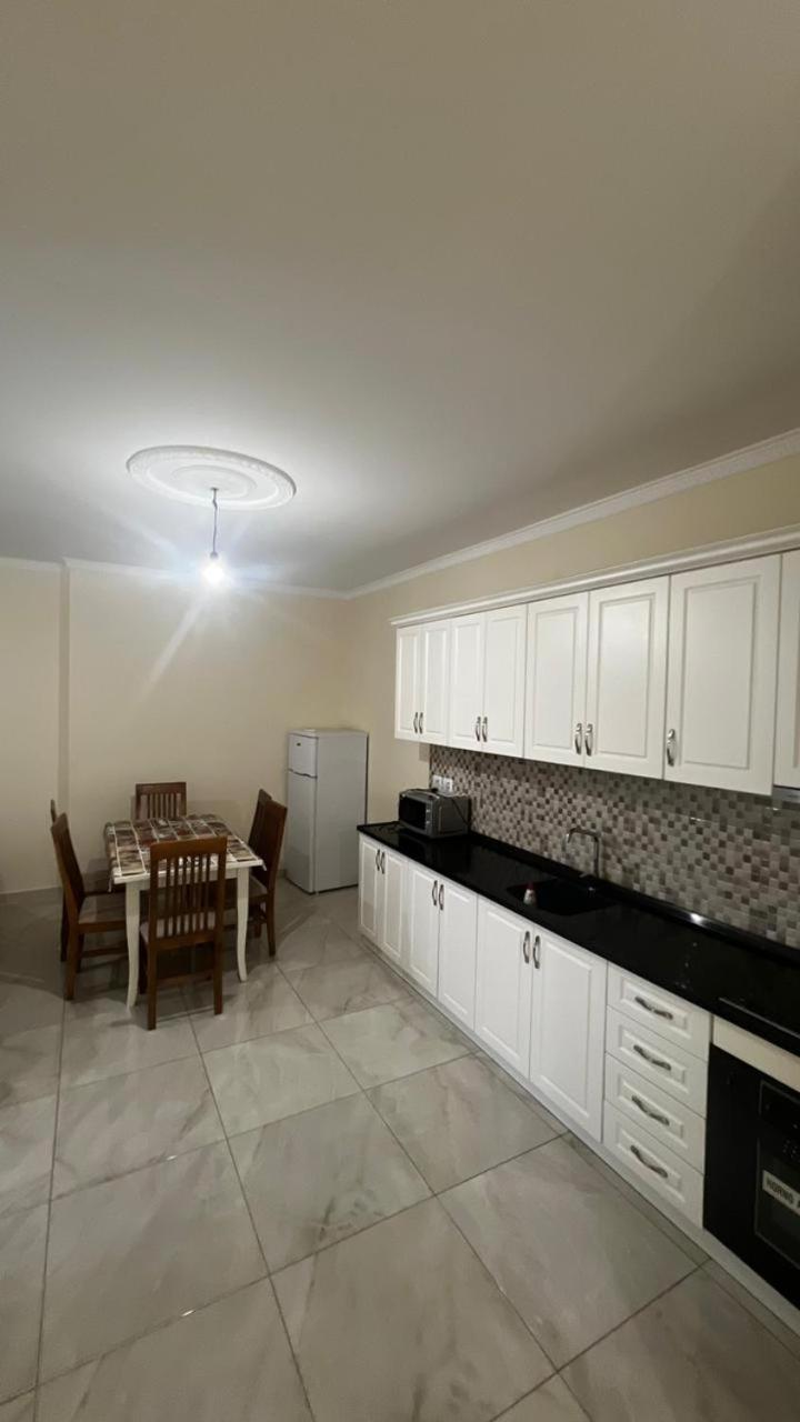 Bardhi * Durrës
